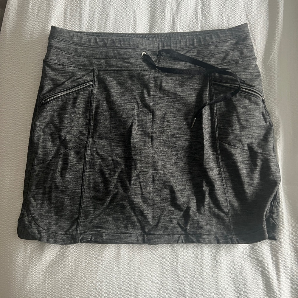 Athleta Skirt size M charcoal grey